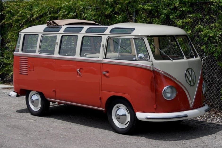 1959 Volkswagen Split-Window Bus sold for $75,500