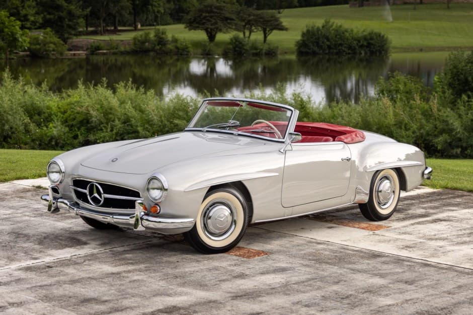 1960 Mercedes-Benz 190SL sold for $128,410
