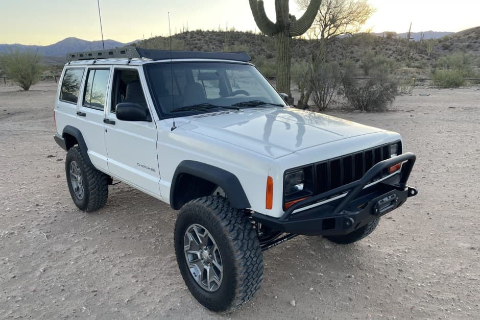 1998 Jeep XJ Cherokee sold for $13,800