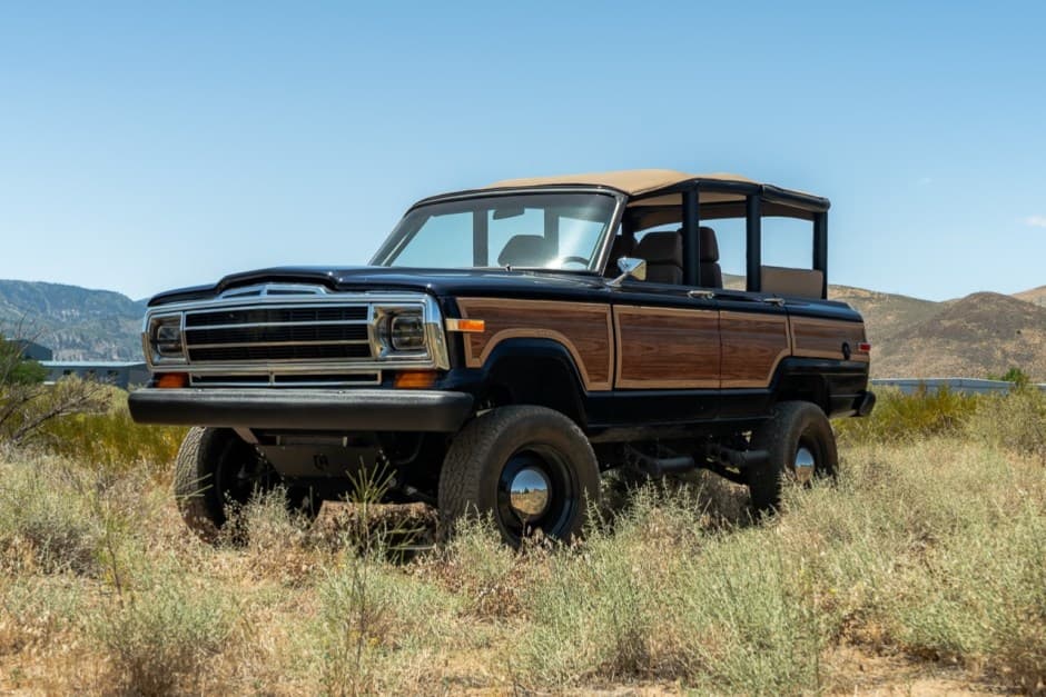 1984 Jeep SJ Grand Wagoneer sold for $21,000