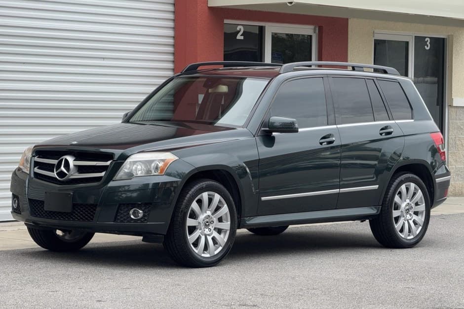 2011 Mercedes-Benz X204 GLK-Class sold for $9,300