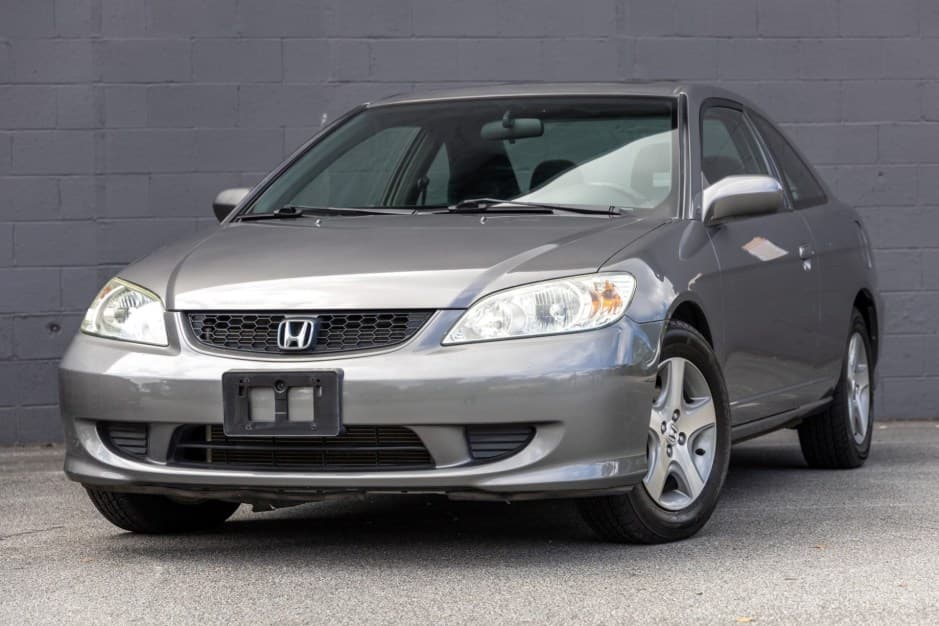 2005 Honda Civic (2001-2005) sold for $10,500