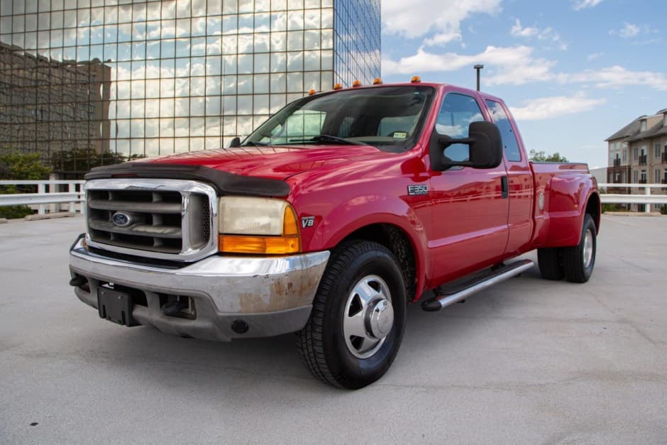 1999 Ford Super Duty 1999-2007 sold for $10,500