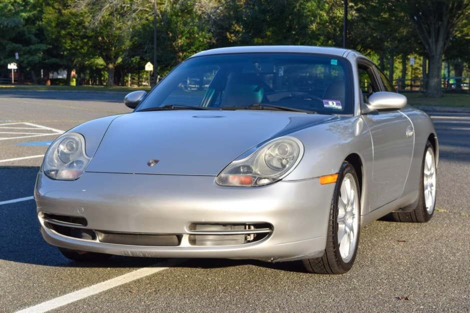 2001 Porsche 996 911 (Non-Turbo/GT2/GT3) sold for $16,820