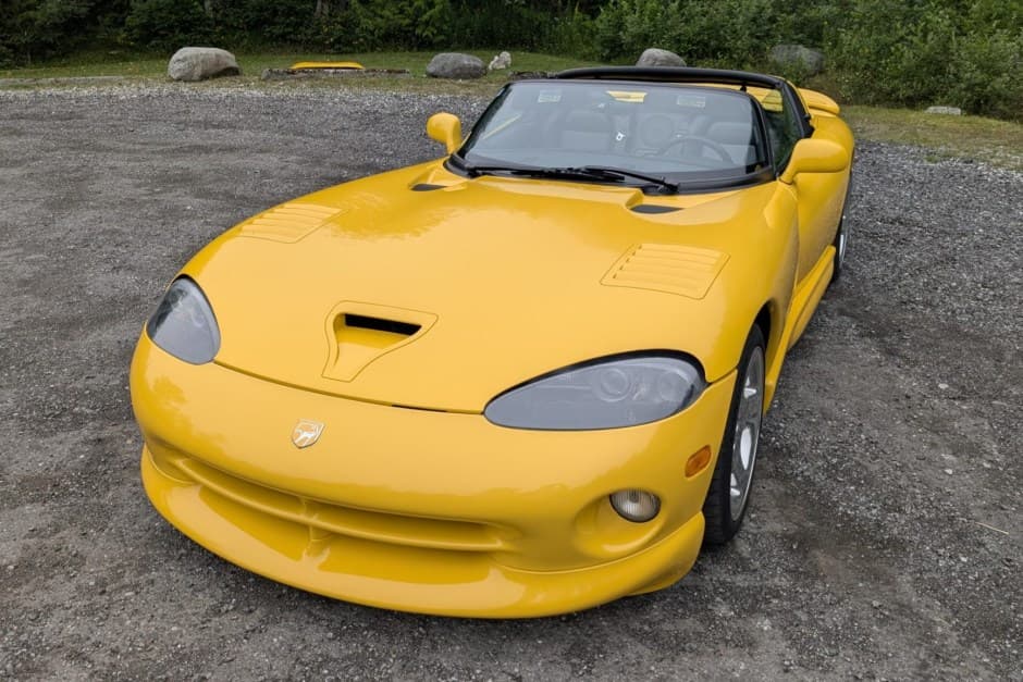 2002 Dodge Viper SR II (1996-2002) sold for $43,750