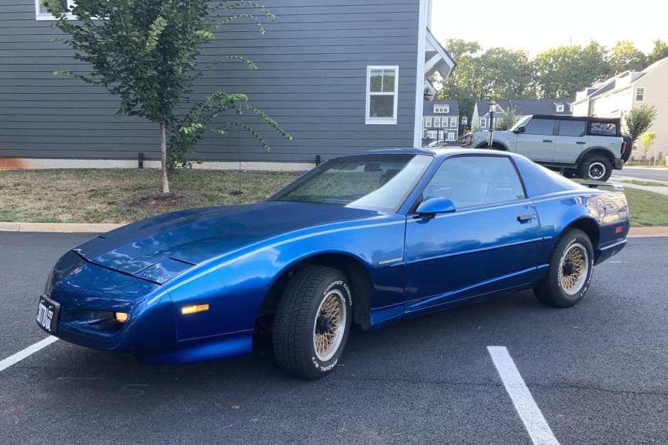 1992 Pontiac Firebird (1982-1992) sold for $4,200