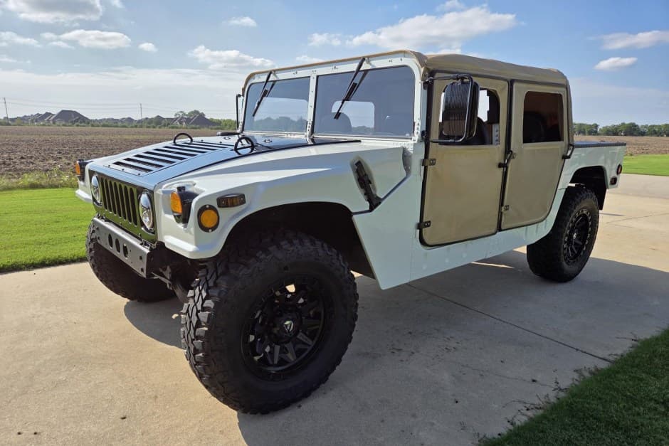 1989 Hummer HMMWV/Humvee sold for $25,750