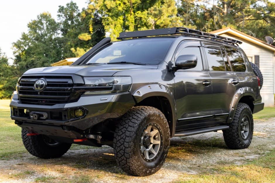 2019 Toyota Land Cruiser 200-Series sold for $73,500