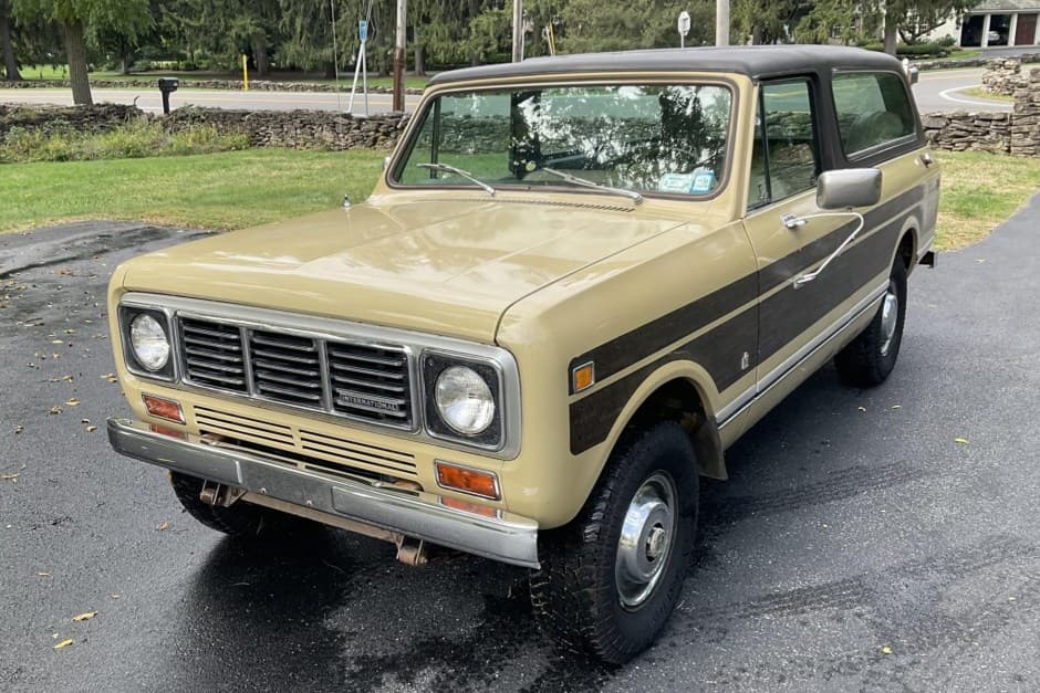 1976 International Harvester Scout II Traveler sold for $20,000