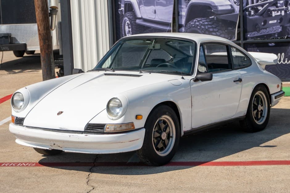 1968 Porsche 912 sold for $16,800