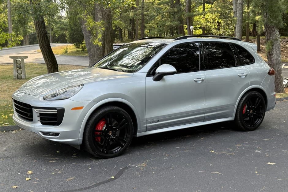 2016 Porsche 958 Cayenne (2011-2018) sold for $20,000