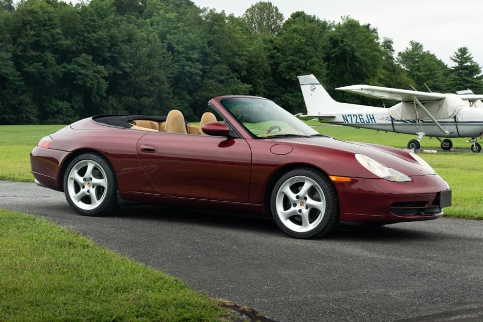 2000 Porsche 996 911 (Non-Turbo/GT2/GT3) sold for $31,900