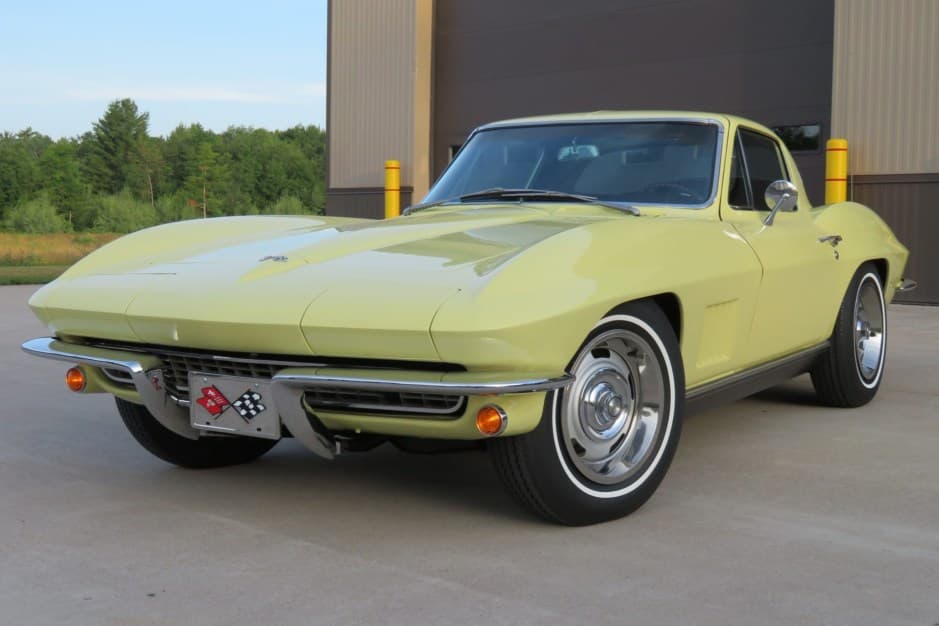 1967 Chevrolet Corvette C2 sold for $106,000
