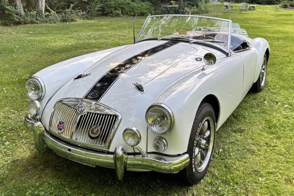 1960 MG MGA sold for $13,500