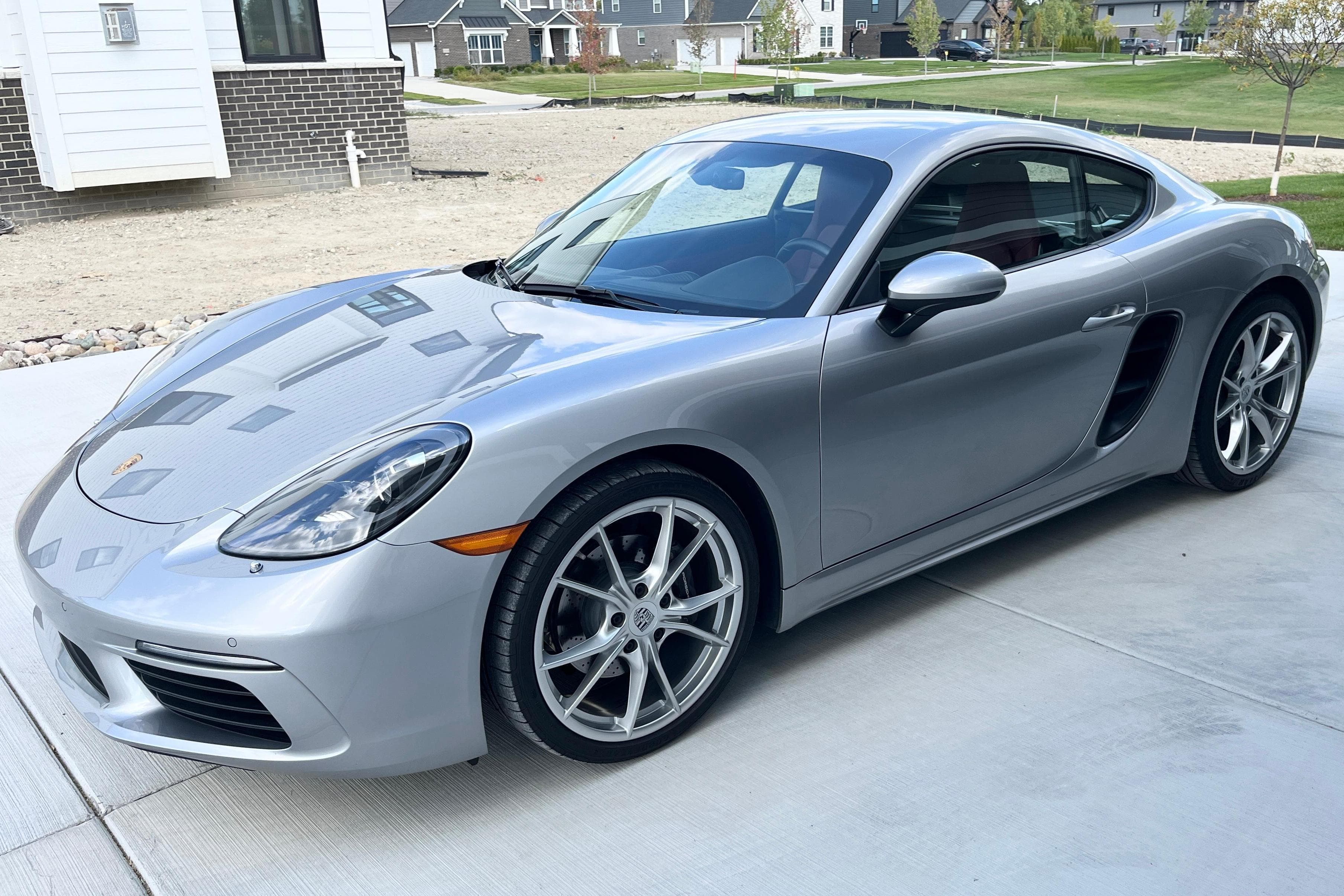 2018 Porsche 718 Cayman sold for $49,982