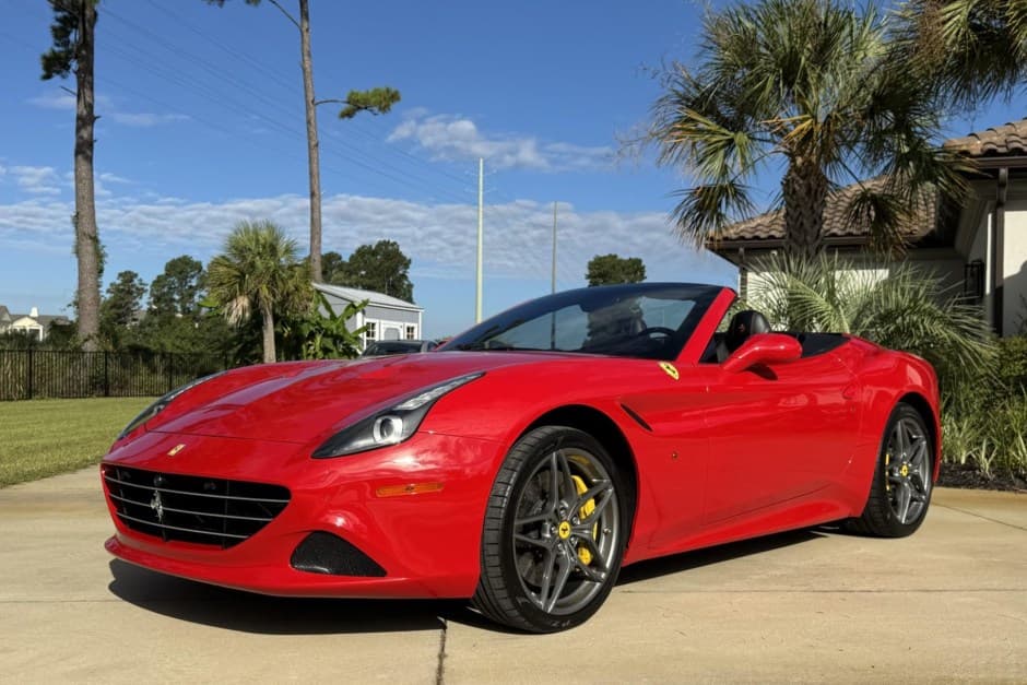 2015 Ferrari California sold for $90,500