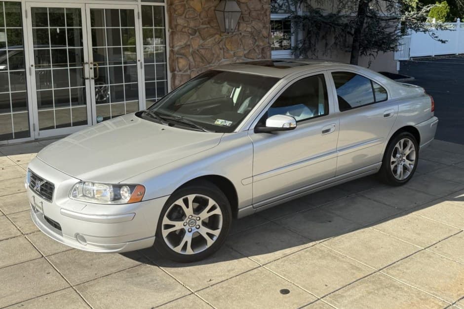 2009 Volvo S60 sold for $6,160