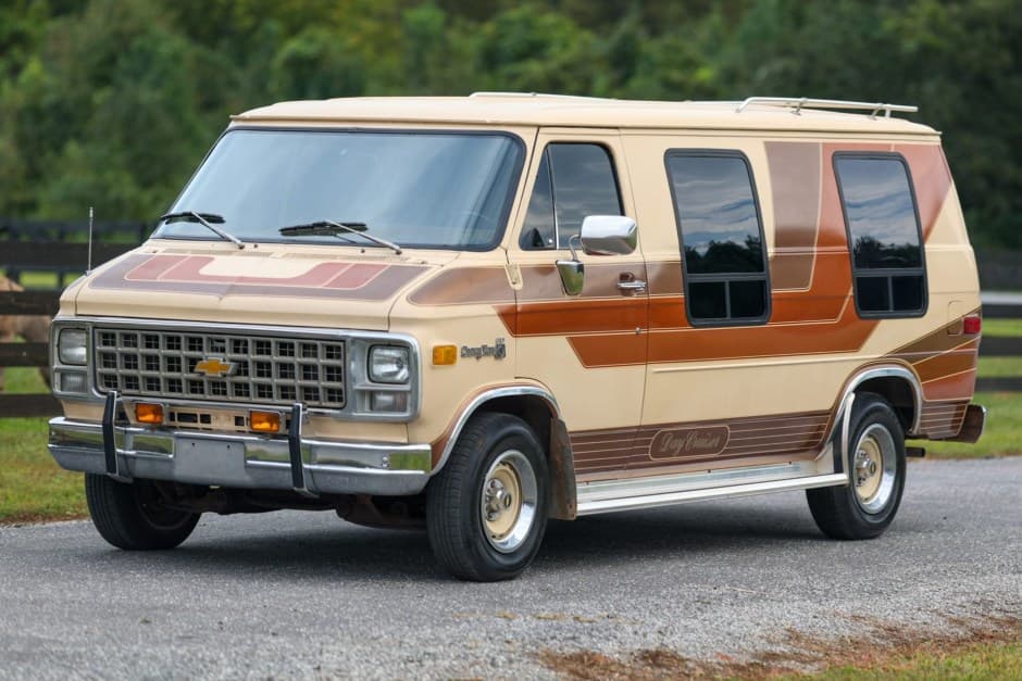 1982 Chevrolet G-Series Van sold for $7,000