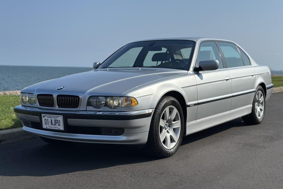 2001 BMW E38 7-Series sold for $21,000