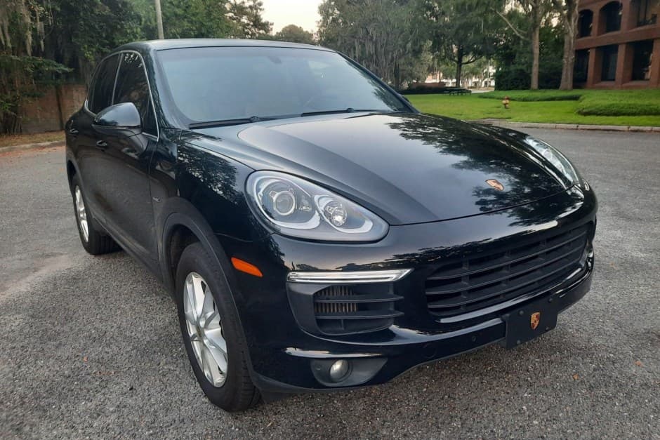 2015 Porsche 958 Cayenne (2011-2018) sold for $16,800