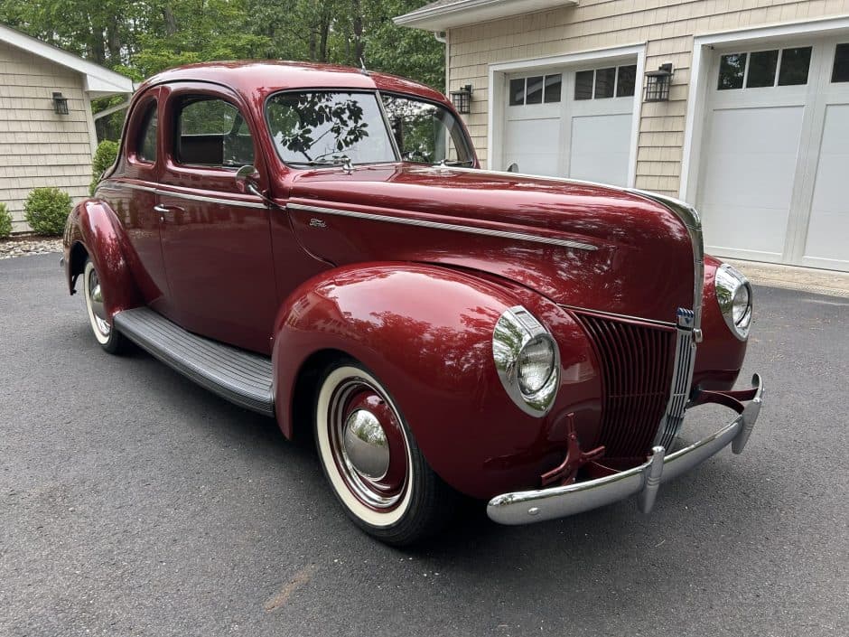 1940 Ford Standard, Deluxe, & Super Deluxe sold for $24,108