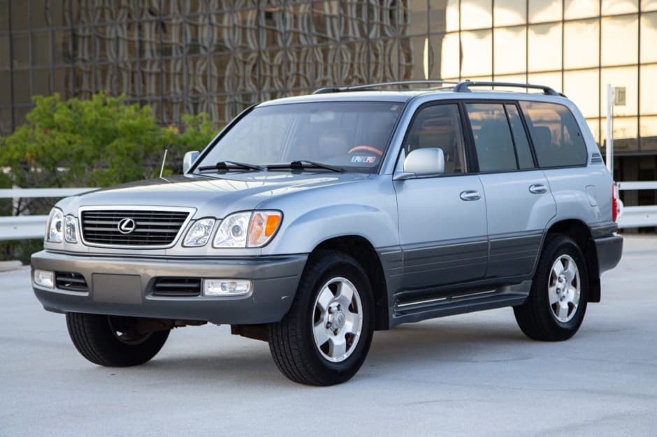 2001 Lexus LX470 sold for $4,700