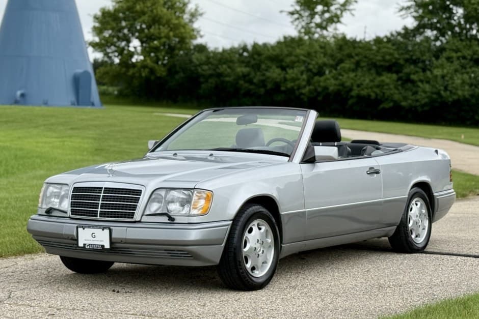 1995 Mercedes-Benz W124 E-Class sold for $30,000