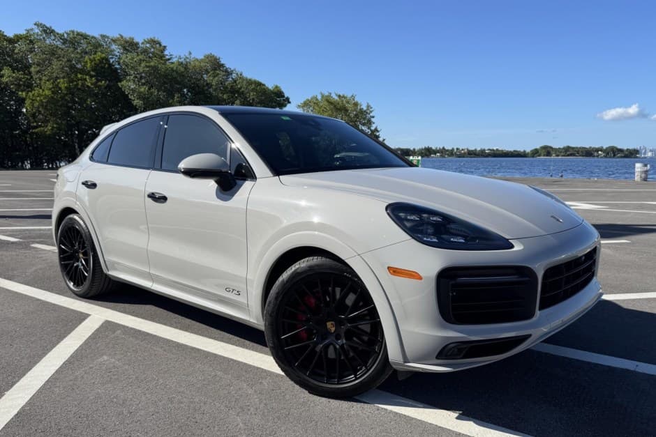 2021 Porsche 9Y0/9Y3 Cayenne (2019-) sold for $68,000
