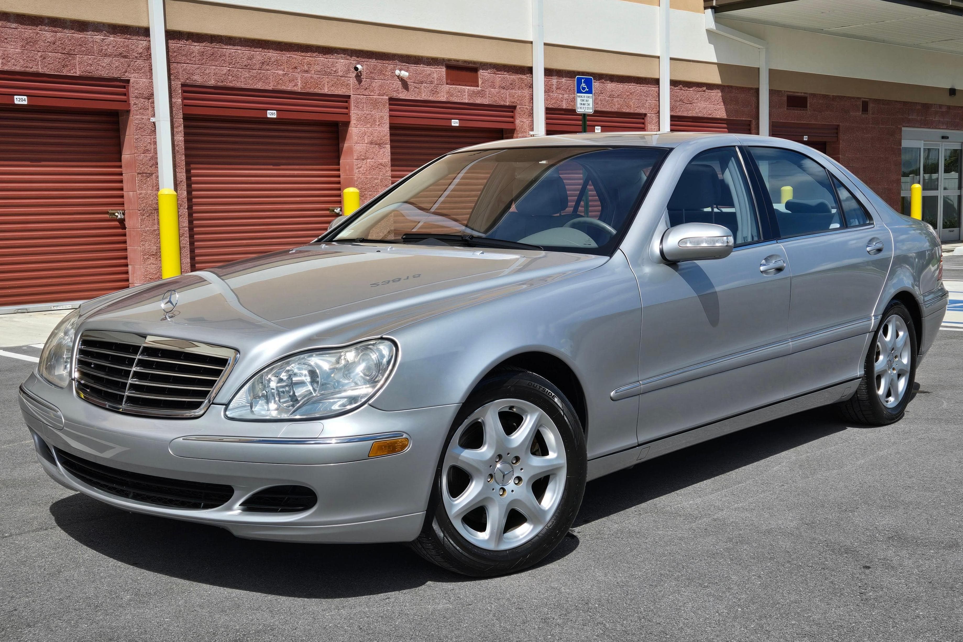 2003 Mercedes-Benz S-Class sold for $8,900