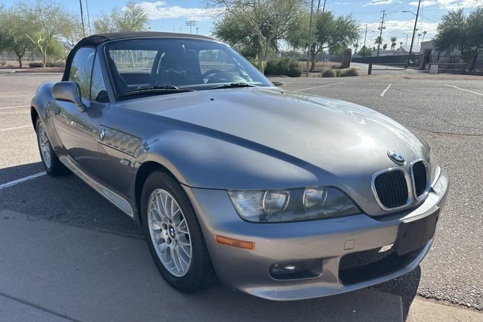 2001 BMW Z3 sold for $9,555