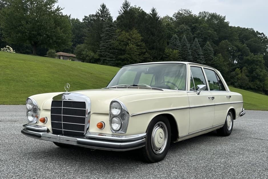 1967 Mercedes-Benz W108 & W109 sold for $3,500