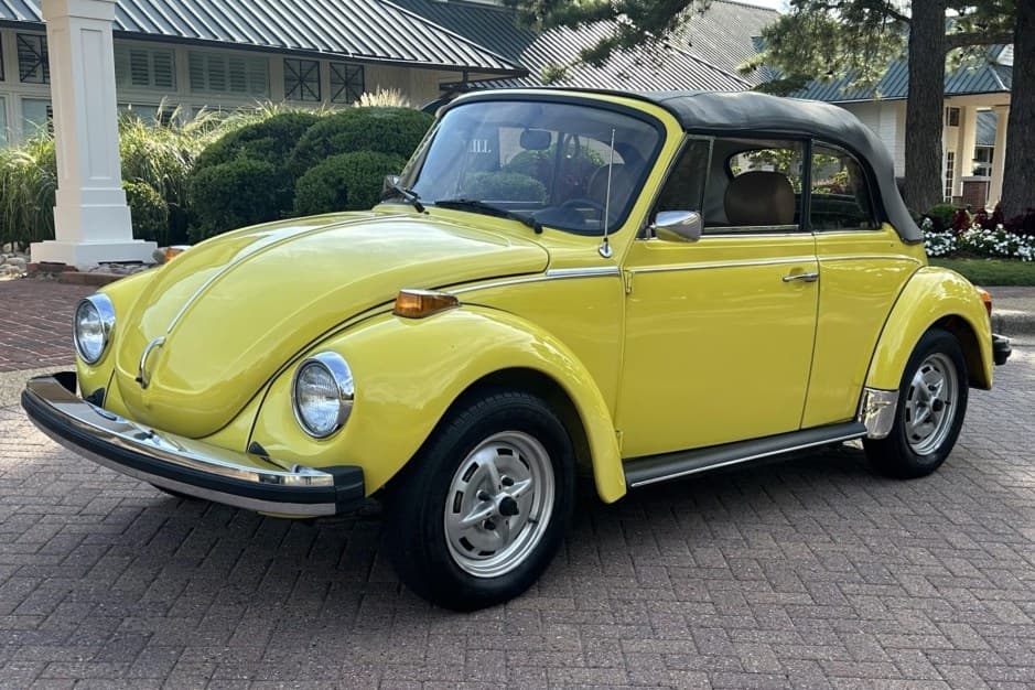 1979 Volkswagen Super Beetle sold for $8,750