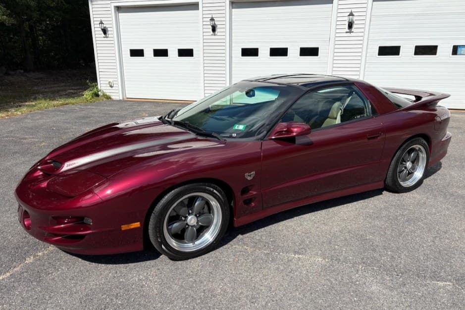 2002 Pontiac Firebird (1993-2002) sold for $43,500