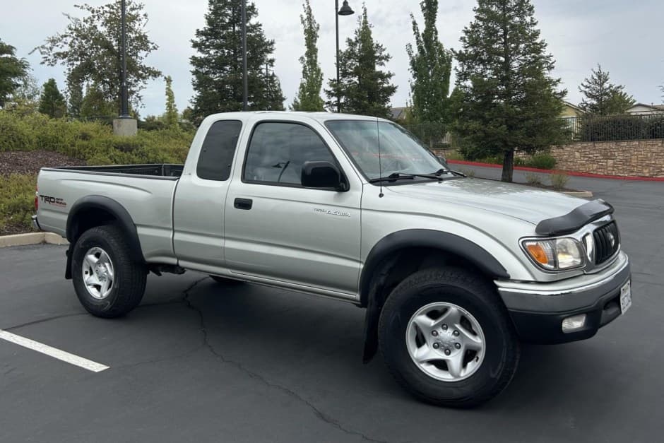 2001 Toyota Tacoma (N1X0 1995-2005) sold for $13,500