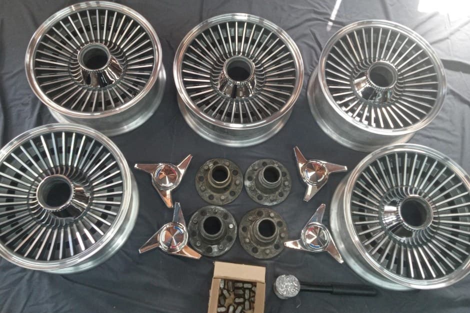 0 Chevrolet Corvette C2 sold for $8,500