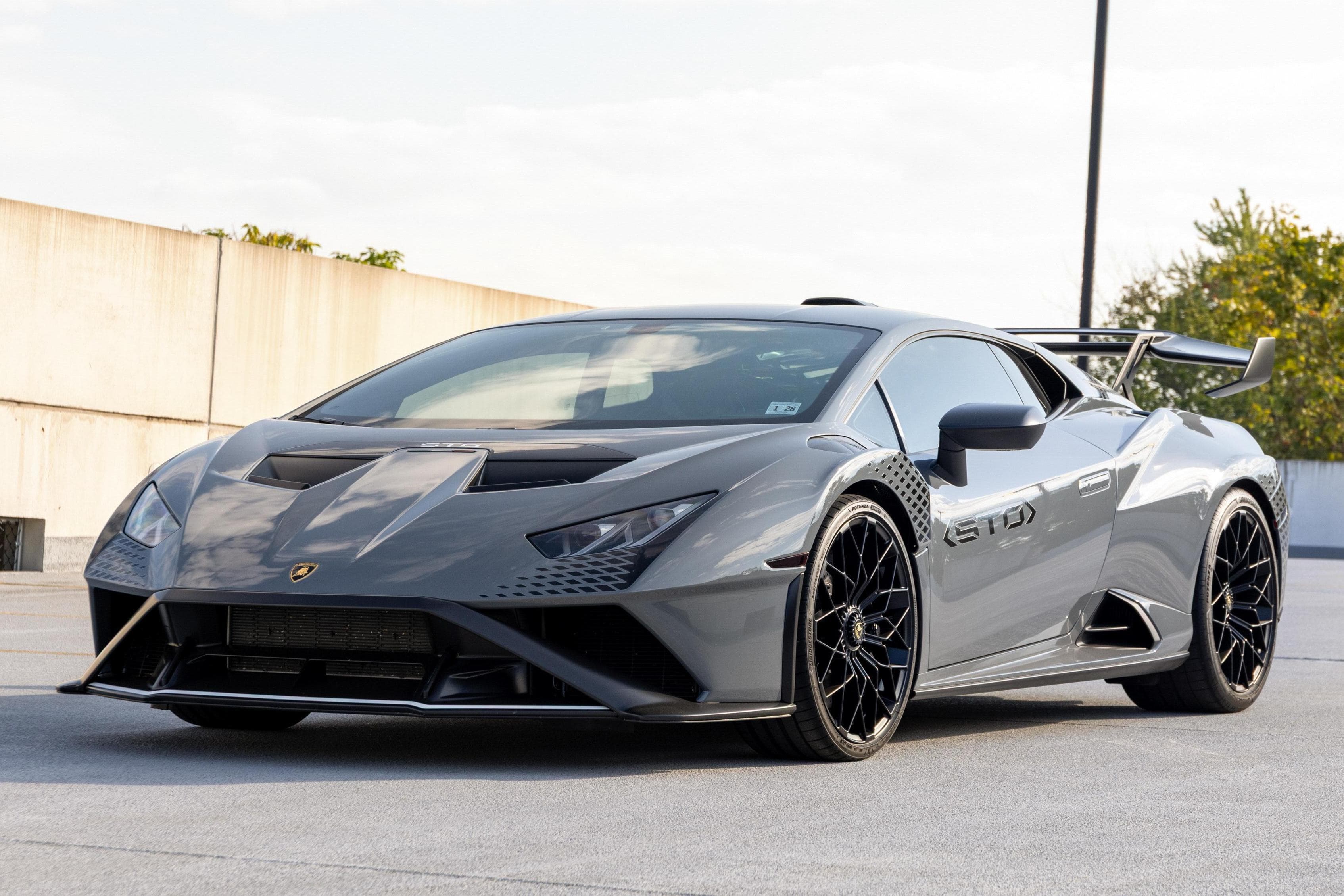 2022 Lamborghini Huracan sold for $357,000