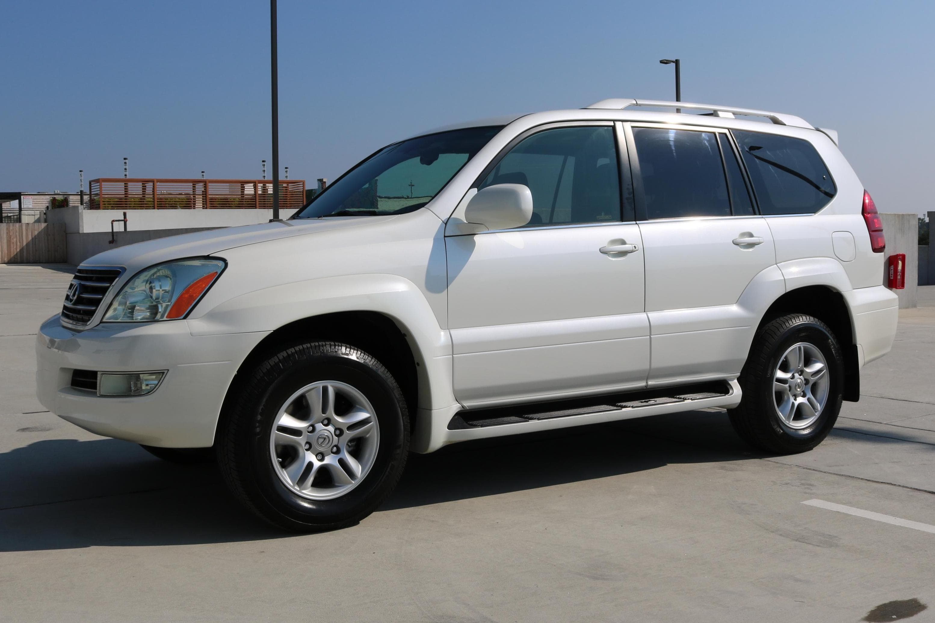 2006 Lexus GX sold for $10,900