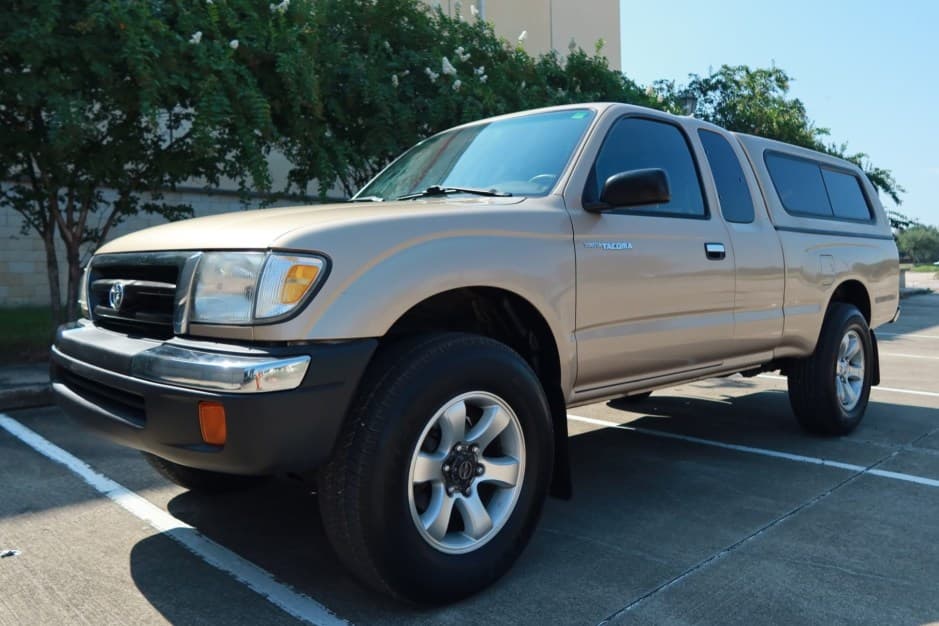 1999 Toyota Tacoma (N1X0 1995-2005) sold for $17,750