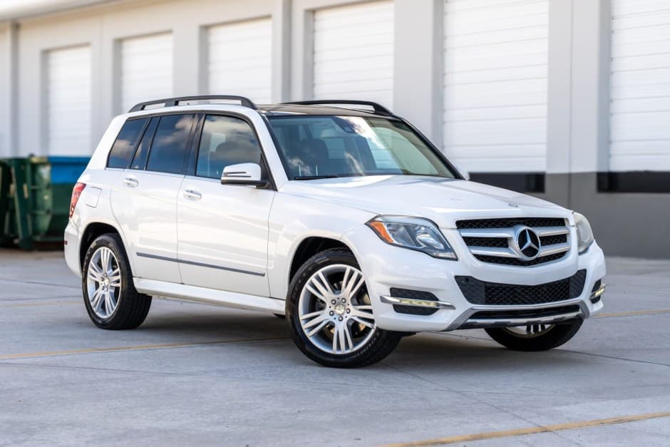 2015 Mercedes-Benz X204 GLK-Class sold for $14,000