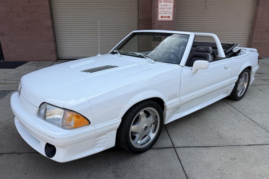 1990 Ford Fox-Body Mustang sold for $23,250