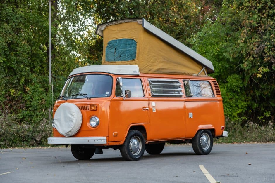 1975 Volkswagen Bay-Window Camper sold for $16,000