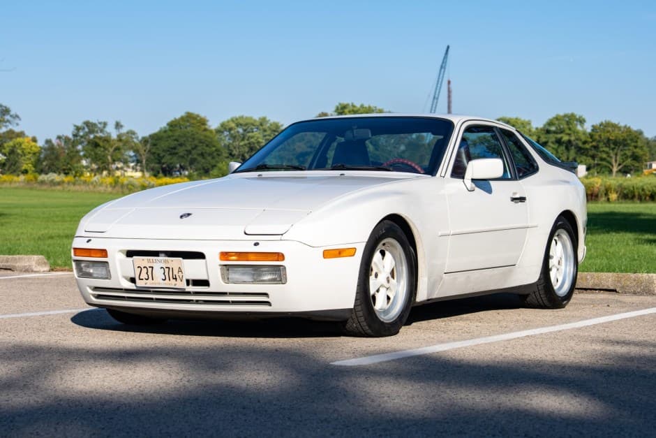 1986 Porsche 944 Turbo sold for $19,000
