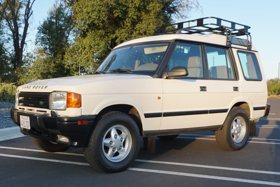1996 Land Rover Discovery I sold for $20,500