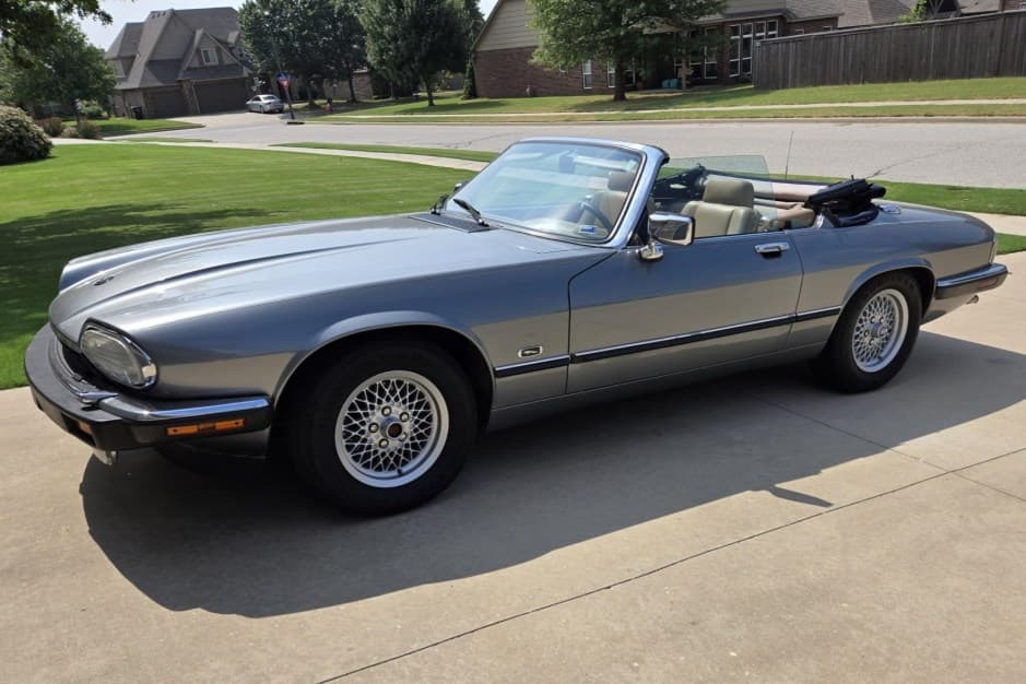 1992 Jaguar XJS sold for $3,200