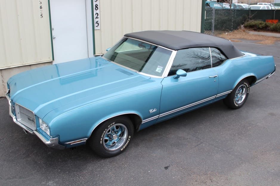 1971 Oldsmobile Cutlass sold for $15,250