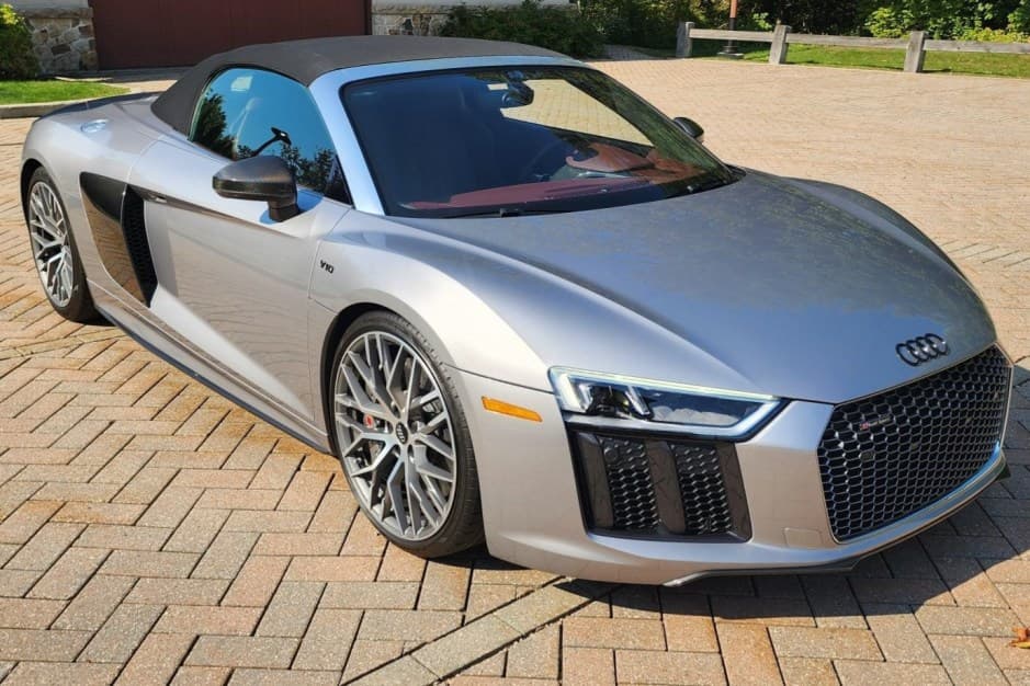 2018 Audi R8 (Type 4S) sold for $144,000