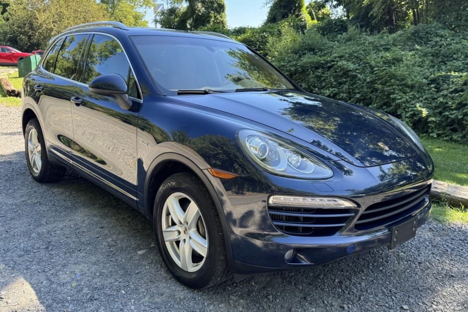 2013 Porsche 958 Cayenne (2011-2018) sold for $13,250