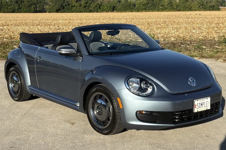 2016 Volkswagen A5 Beetle (2012-2019) sold for $25,500