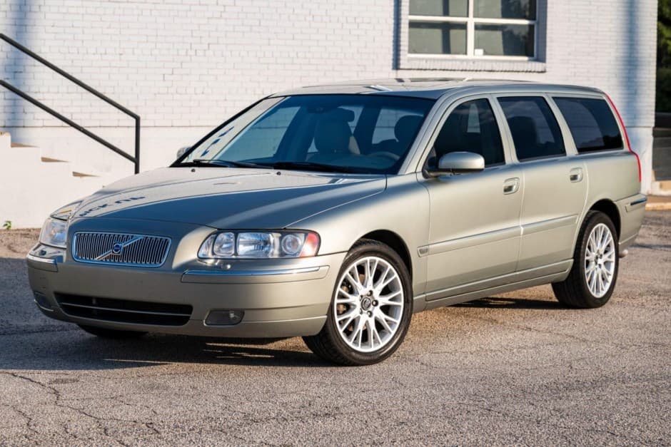 2006 Volvo V70 sold for $12,500