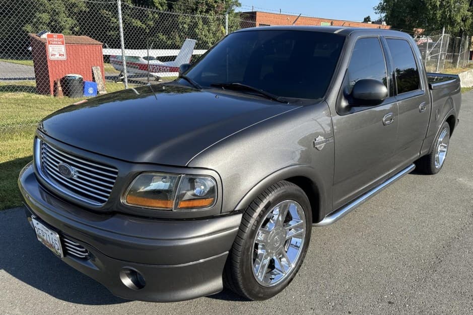2002 Ford F-150 (1997-2004) sold for $12,850